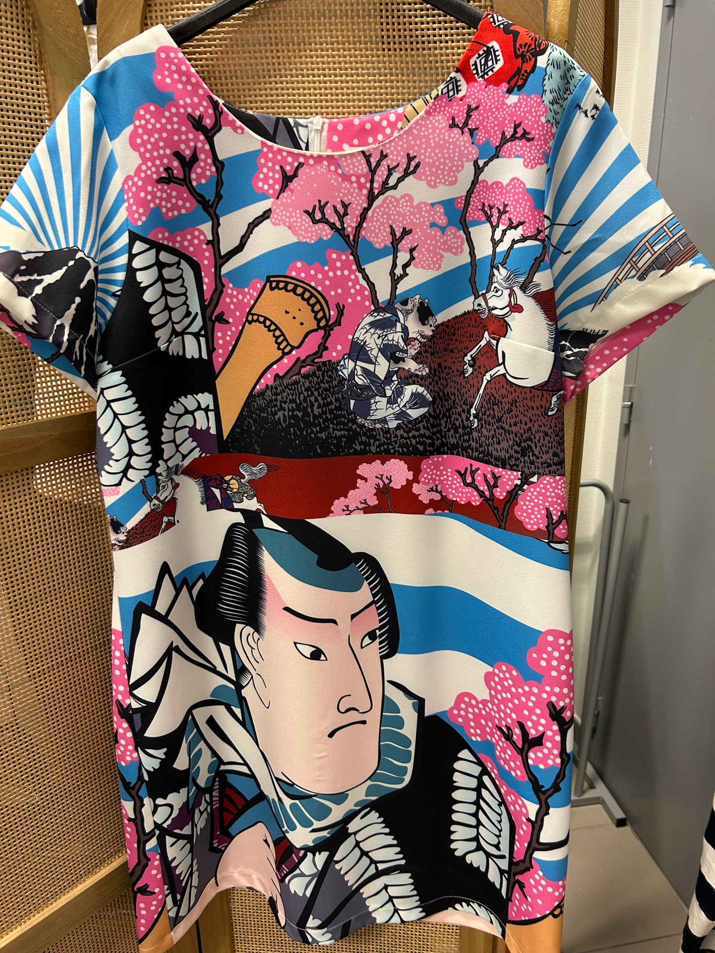Robe Valerie